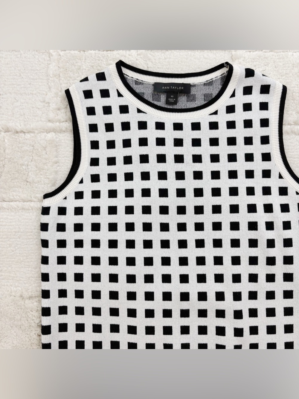 Ann Taylor Black and White Grid Sleeveless Top XS - Picture 2 of 9